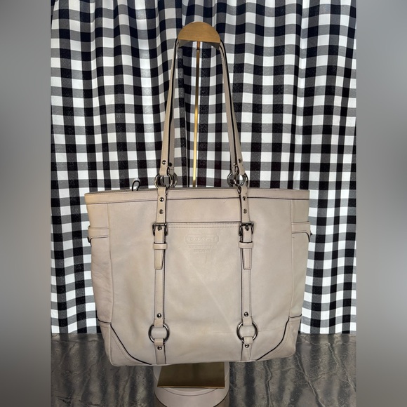 Coach Ivory Leather East West Gallery Tote 2008 display picture 1
